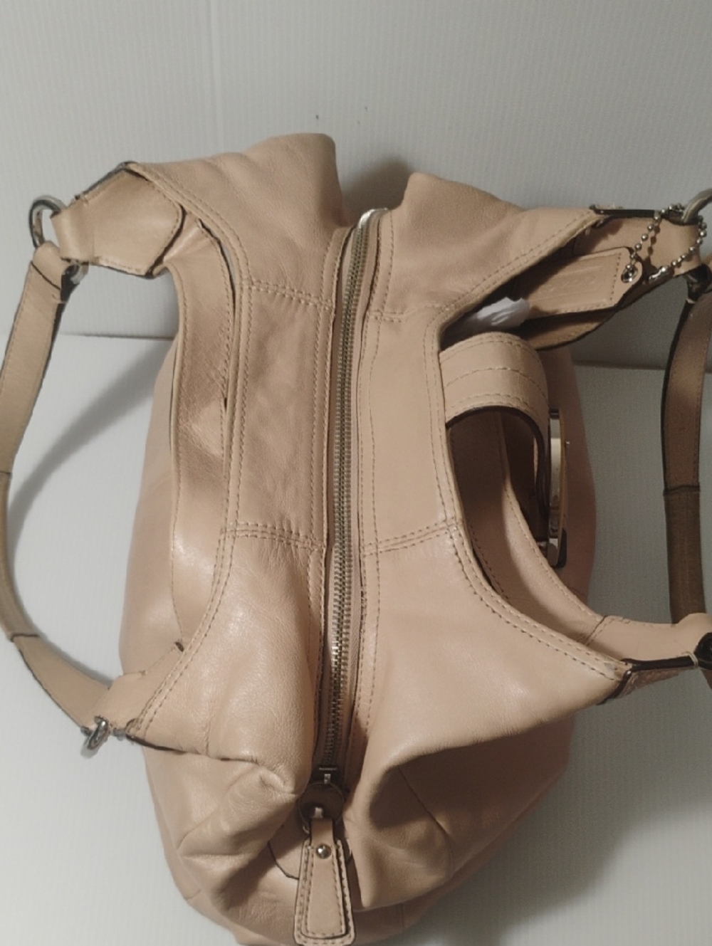 Coach Soho Lynn leather hobo shoulder bag In Shell Pink - Pre-loved Signs Of Use - Picture 5 of 14